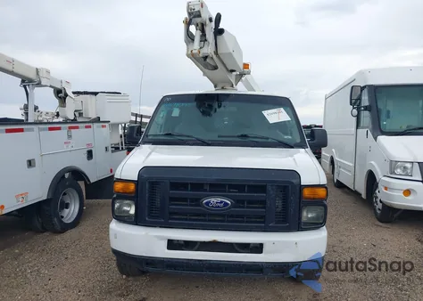 2014 Ford E-350 Super Duty Commercial z USA, uszkodzony, nr VIN 1FDSE3EL2EDB10624